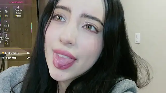 Snapshot of Rebbecawhite_meow chatting on 01-15-26, 10:35 Rebbecawhite meow online show from 01-15-26, 10:35