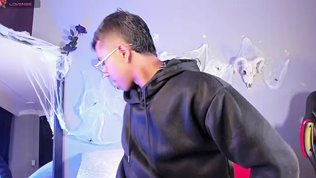 Colstorw  online show from 10-22-25, 10:37