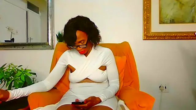 ModelZoee online show from 04-24-26, 05:37