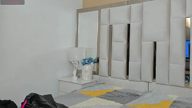 TattiBelll online show from 11-27-25, 11:56