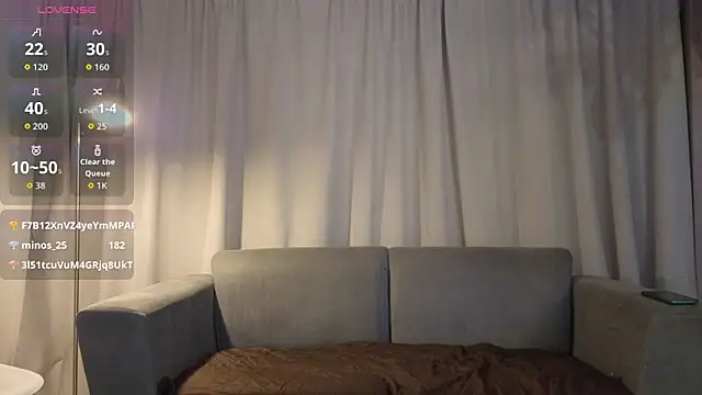 Snapshot of YuliethPetite chatting on 12-18-25, 11:16 YuliethPetite online show from 12-18-25, 11:16