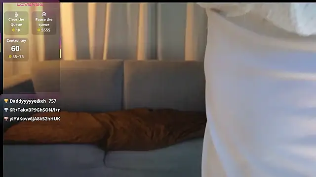 Snapshot of YuliethPetite chatting on 01-07-26, 11:12 YuliethPetite online show from 01-07-26, 11:12