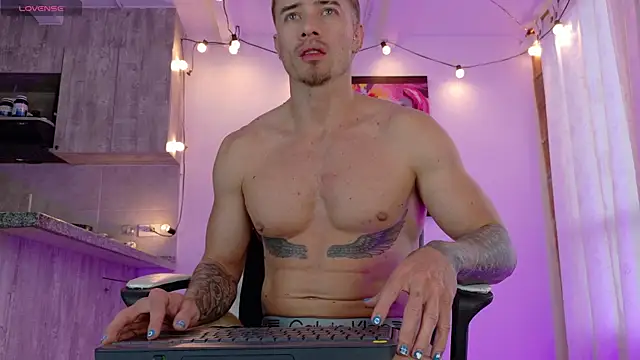 Ryannblue07 online show from 12-01-25, 09:20