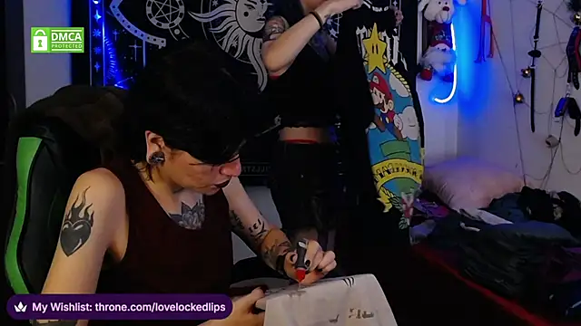 lovelockedlips online show from 12-18-25, 09:32