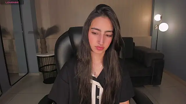 Snapshot of LarisaSmirnov chatting on 09-15-25, 01:05 LarisaSmirnov online show from 09-15-25, 01:05