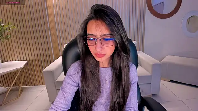 Snapshot of LarisaSmirnov chatting on 10-24-25, 05:37 LarisaSmirnov online show from 10-24-25, 05:37