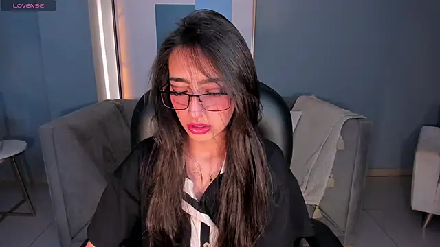 Snapshot of LarisaSmirnov chatting on 10-29-25, 04:26 LarisaSmirnov online show from 10-29-25, 04:26