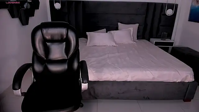 Snapshot of LarisaSmirnov chatting on 01-06-26, 03:54 LarisaSmirnov online show from 01-06-26, 03:54