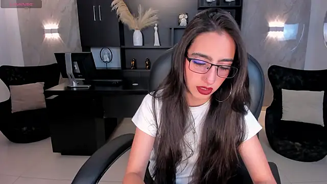 Snapshot of LarisaSmirnov chatting on 01-13-26, 03:34 LarisaSmirnov online show from 01-13-26, 03:34