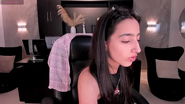 Snapshot of LarisaSmirnov chatting on 01-16-26, 04:16 LarisaSmirnov online show from 01-16-26, 04:16