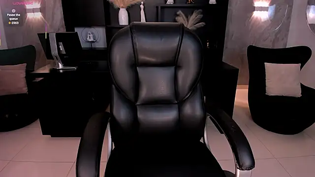 Snapshot of LarisaSmirnov chatting on 01-17-26, 03:44 LarisaSmirnov online show from 01-17-26, 03:44