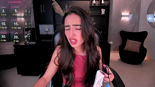 Snapshot of LarisaSmirnov chatting on 02-13-26, 04:41 LarisaSmirnov online show from 02-13-26, 04:41