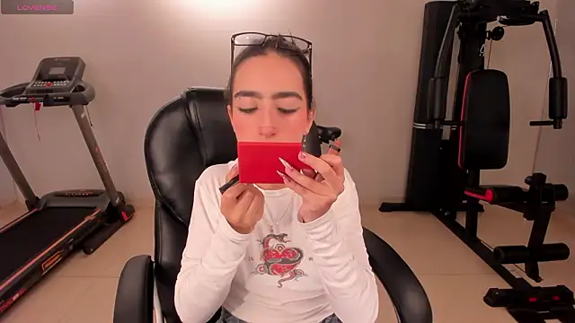 Snapshot of LarisaSmirnov chatting on 03-10-26, 04:06 LarisaSmirnov online show from 03-10-26, 04:06