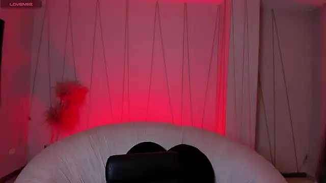 Snapshot of MaiaCollins chatting on 09-11-25, 05:57 MaiaCollins online show from 09-11-25, 05:57