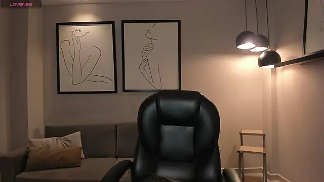 Snapshot of MaiaCollins chatting on 10-24-25, 06:04 MaiaCollins online show from 10-24-25, 06:04