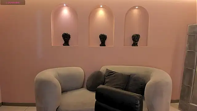 Snapshot of MaiaCollins chatting on 01-10-26, 11:23 MaiaCollins online show from 01-10-26, 11:23