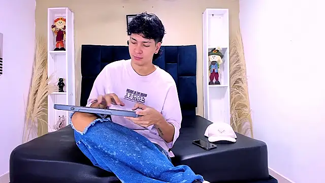 Snapshot of Jhojan_twink chatting on 09-26-25, 11:58 Jhojan twink online show from 09-26-25, 11:58