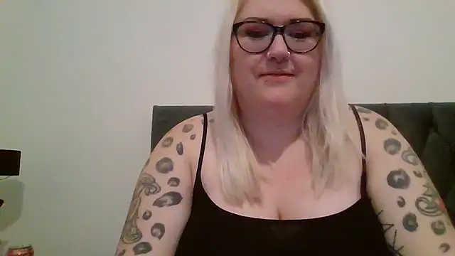 Snapshot of Sizzling_Indie36 chatting on 03-20-25, 11:23 Sizzling Indie36 online show from 03-20-25, 11:23