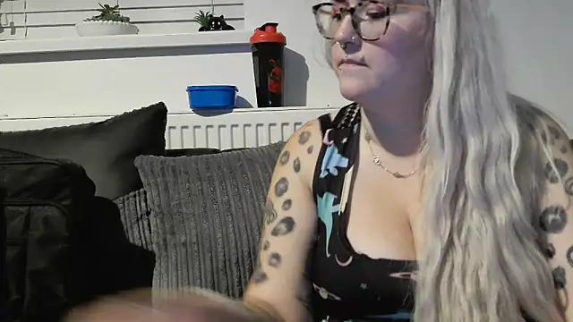 Snapshot of Sizzling_Indie36 chatting on 09-08-25, 11:37 Sizzling Indie36 online show from 09-08-25, 11:37