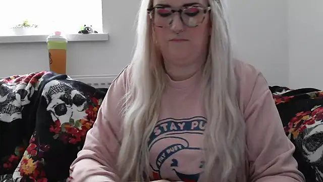 Snapshot of Sizzling_Indie36 chatting on 09-12-25, 12:38 Sizzling Indie36 online show from 09-12-25, 12:38