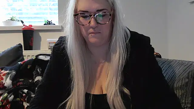 Snapshot of Sizzling_Indie36 chatting on 09-14-25, 11:20 Sizzling Indie36 online show from 09-14-25, 11:20