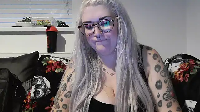 Snapshot of Sizzling_Indie36 chatting on 09-17-25, 06:09 Sizzling Indie36 online show from 09-17-25, 06:09