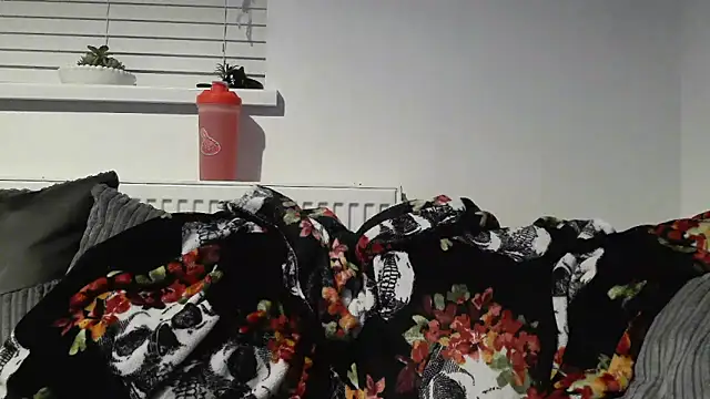 Snapshot of Sizzling_Indie36 chatting on 09-28-25, 12:27 Sizzling Indie36 online show from 09-28-25, 12:27