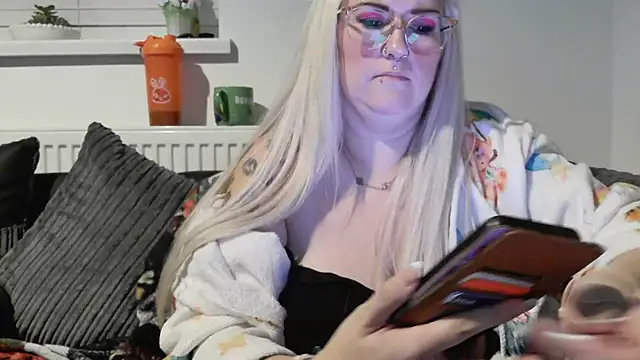 Snapshot of Sizzling_Indie36 chatting on 09-29-25, 08:46 Sizzling Indie36 online show from 09-29-25, 08:46