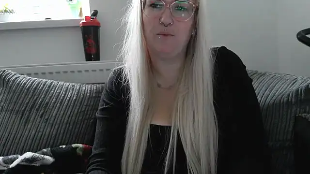 Snapshot of Sizzling_Indie36 chatting on 10-02-25, 08:10 Sizzling Indie36 online show from 10-02-25, 08:10