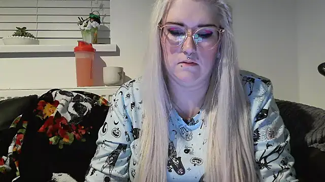 Snapshot of Sizzling_Indie36 chatting on 10-02-25, 08:27 Sizzling Indie36 online show from 10-02-25, 08:27