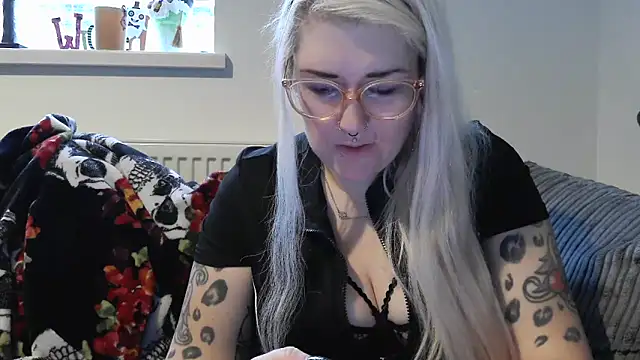 Snapshot of Sizzling_Indie36 chatting on 10-21-25, 08:26 Sizzling Indie36 online show from 10-21-25, 08:26