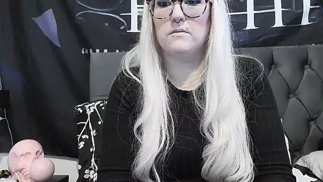 Snapshot of Sizzling_Indie36 chatting on 11-04-25, 01:43 Sizzling Indie36 online show from 11-04-25, 01:43