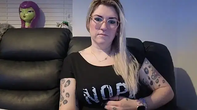 Snapshot of Sizzling_Indie36 chatting on 02-23-26, 08:39 Sizzling Indie36 online show from 02-23-26, 08:39