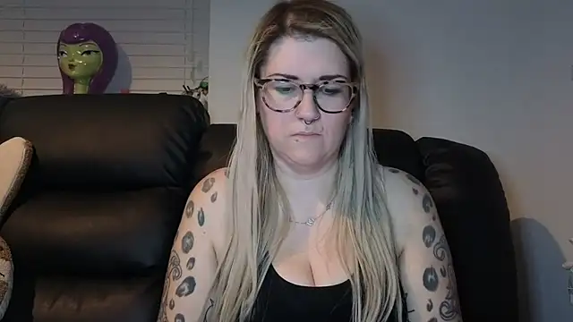 Snapshot of Sizzling_Indie36 chatting on 03-06-26, 11:34 Sizzling Indie36 online show from 03-06-26, 11:34