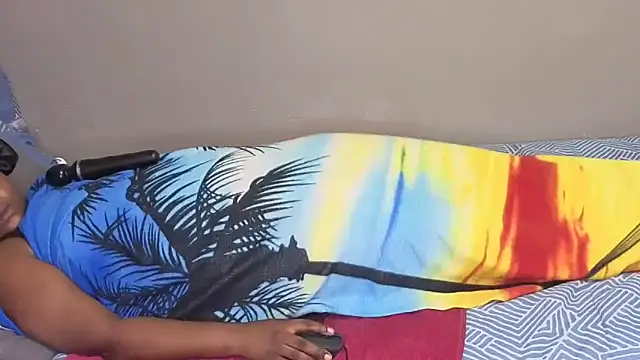 Snapshot of spicybootie chatting on 12-22-25, 06:32 spicybootie online show from 12-22-25, 06:32