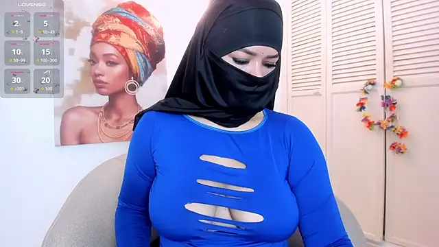 Layla arabelle online show from 11-23-25, 07:46