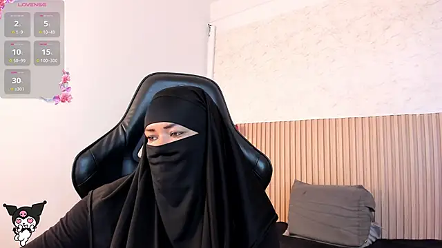 Snapshot of Layla_arabelle chatting on 06-11-26, 08:07 Layla arabelle online show from 06-11-26, 08:07