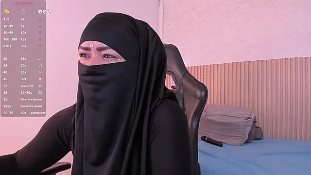 Layla arabelle online show from 07-06-26, 08:22
