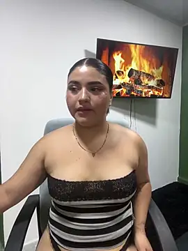 pareja curiosa19 online show from 05-18-26, 10:26
