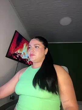 pareja curiosa19 online show from 06-15-26, 12:13