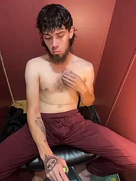 bwcizThrobbing online show from 10-29-25, 08:38