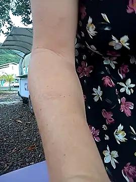 emiliemilf online show from 03-06-26, 05:20