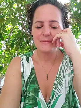 emiliemilf online show from 04-28-26, 07:52