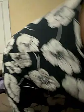 Snapshot of BigRound-Bootayy chatting on 02-12-26, 08:04 BigRound-Bootayy online show from 02-12-26, 08:04