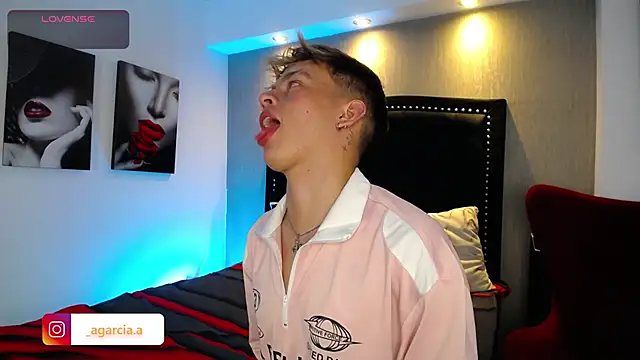 LiamWildx20 online show from 03-15-26, 12:16