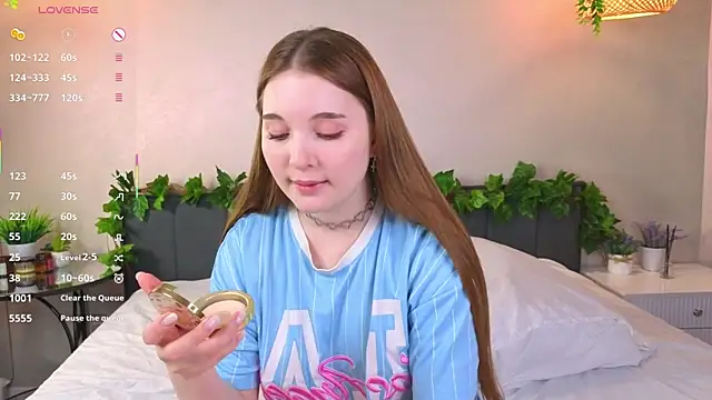 ConstanceHelms online show from 11-07-25, 05:07