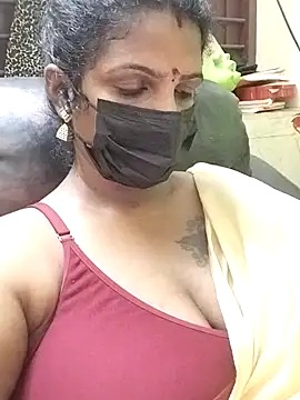 Snapshot of poojaa-rani chatting on 11-20-25, 05:01 poojaa-rani online show from 11-20-25, 05:01