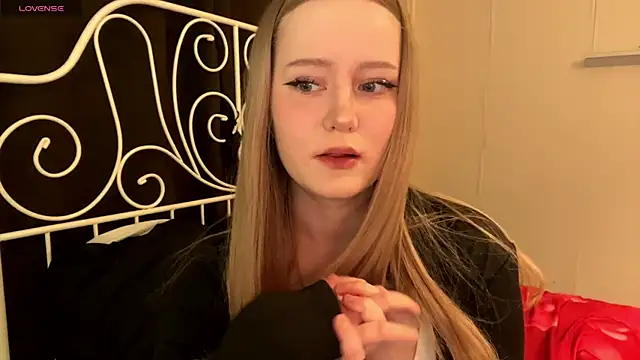 LolyaMin online show from 04-27-26, 07:12