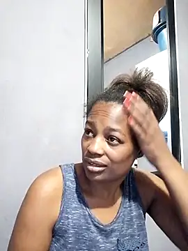 Snapshot of sexylira chatting on 09-24-25, 10:40 sexylira online show from 09-24-25, 10:40