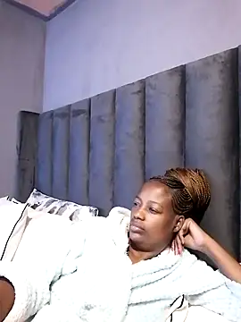 Snapshot of sexylira chatting on 10-02-25, 10:22 sexylira online show from 10-02-25, 10:22